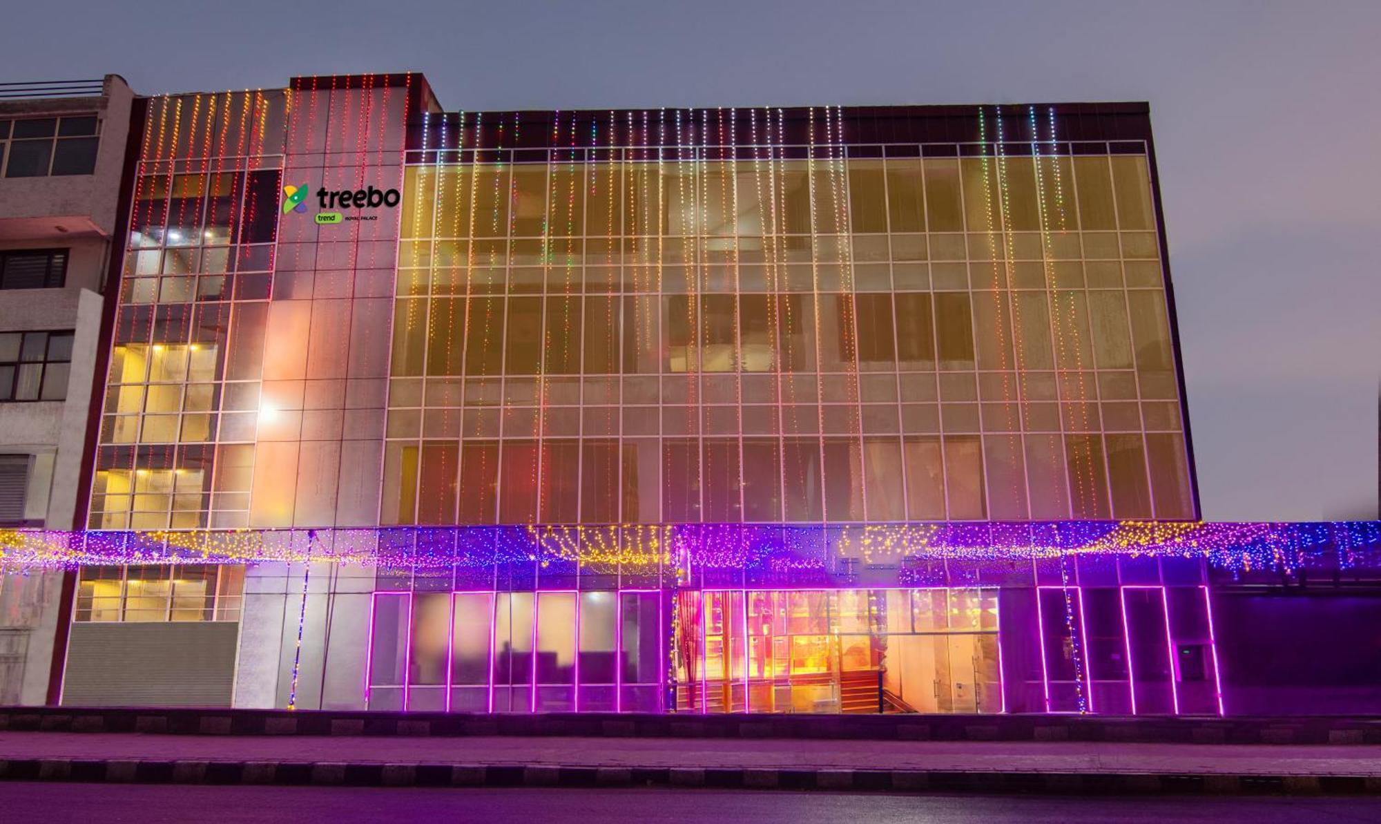 Royal Palace, Hotel 3*